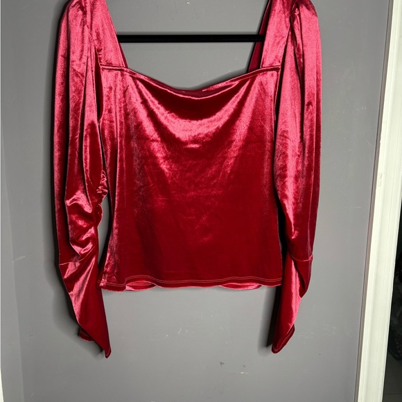 Express Red Velvet Long Sleeve Cinched Front Sweetheart Neck Top Medium - Picture 5 of 6